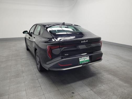 Aurora Black Pearl 2025 Kia K4 LXS