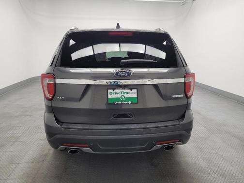 Magnetic Metallic 2018 Ford Explorer XLT