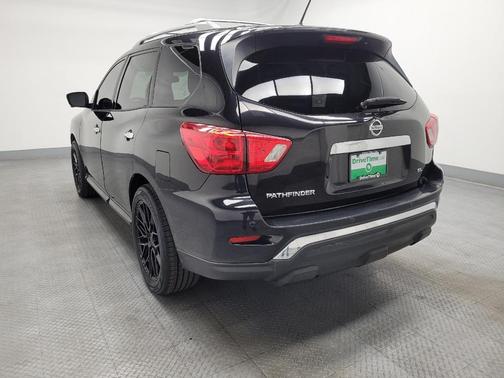 2018 Nissan Pathfinder SL