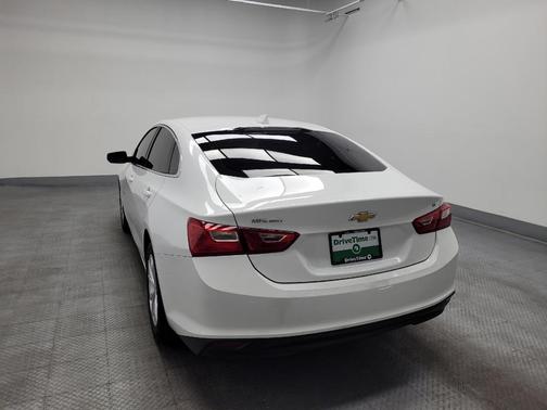 Summit White 2023 Chevrolet Malibu FWD 1LT