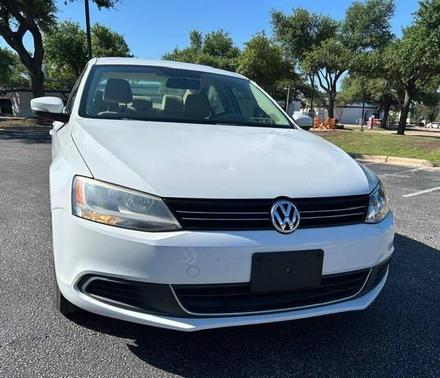 White 2014 Volkswagen Jetta TDI