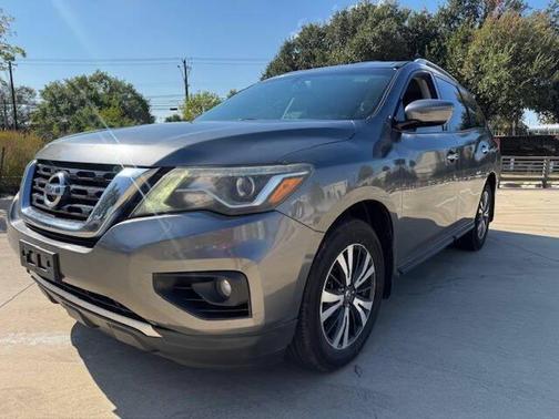 2017 Nissan Pathfinder SV