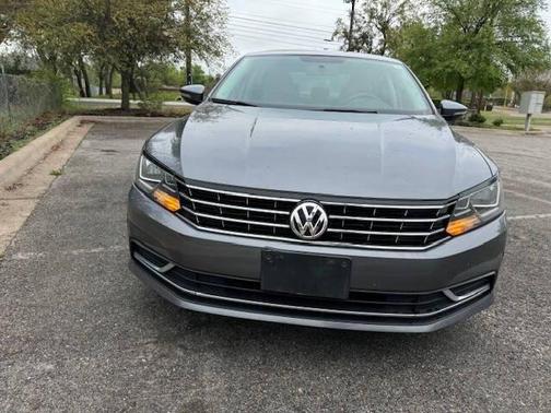 2018 Volkswagen Passat 2.0T SE