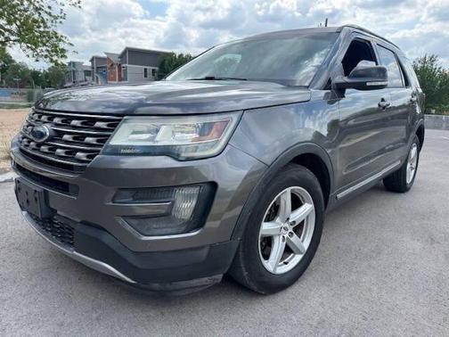 Gray 2016 Ford Explorer XLT