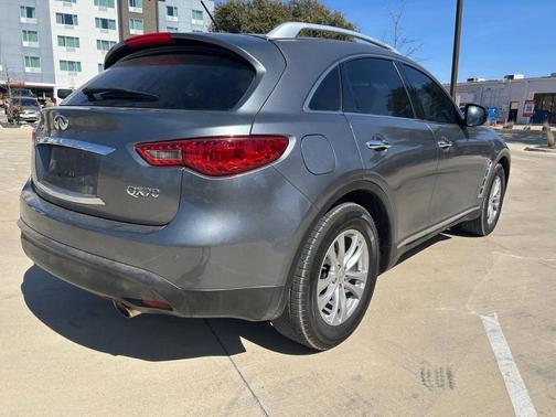 2016 INFINITI QX70 Base