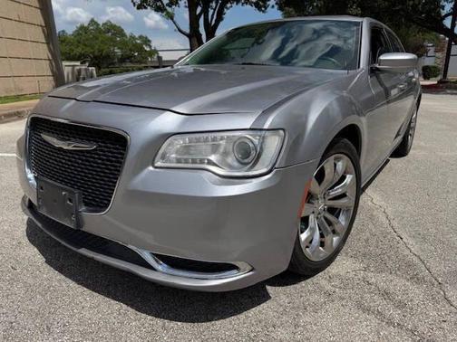 2017 Chrysler 300 Limited