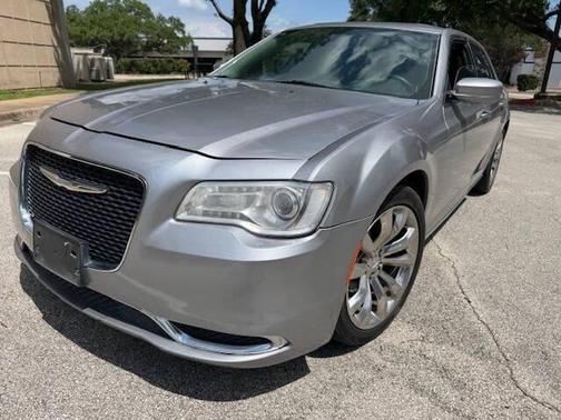 2017 Chrysler 300 Limited