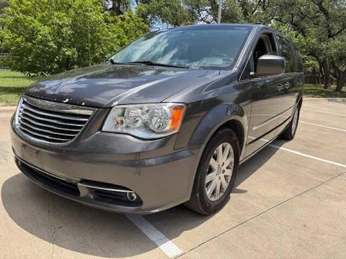 2016 Chrysler Town & Country Touring