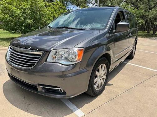 2016 Chrysler Town & Country Touring