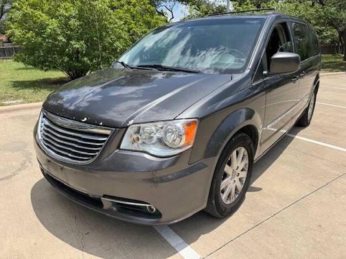 2016 Chrysler Town & Country Touring