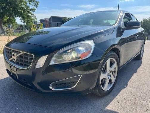 Black 2013 Volvo S60 T5 Platinum