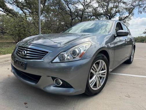 2015 INFINITI Q40 Base