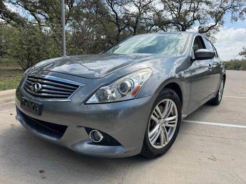2015 INFINITI Q40 Base