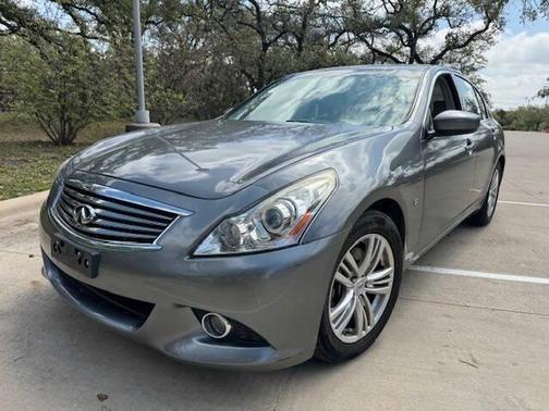 2015 INFINITI Q40 Base
