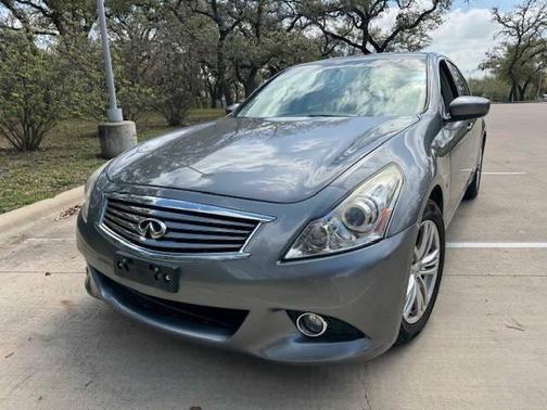 2015 INFINITI Q40 Base