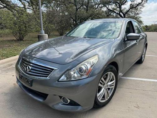 2015 INFINITI Q40 Base