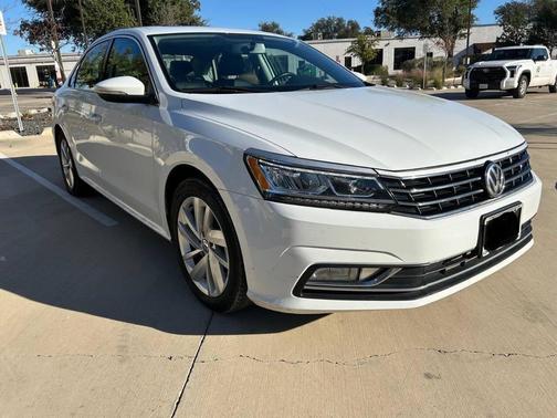 2018 Volkswagen Passat 2.0T SE