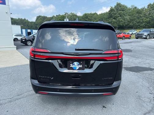 2025 Chrysler Pacifica Limited