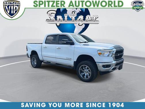 Bright White Clearcoat 2019 RAM 1500 Big Horn