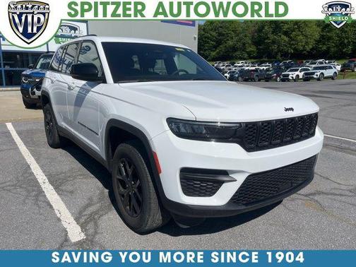 Bright White Clearcoat 2024 Jeep Grand Cherokee Altitude