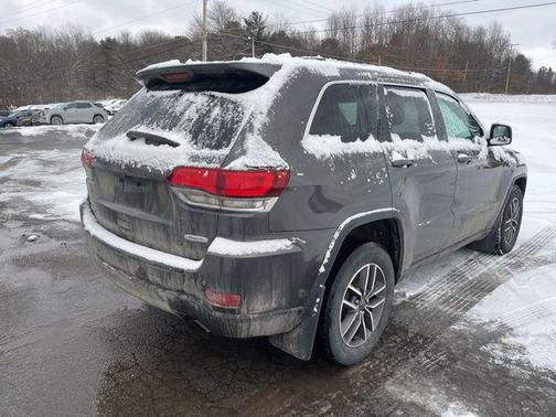 2020 Jeep Grand Cherokee Laredo