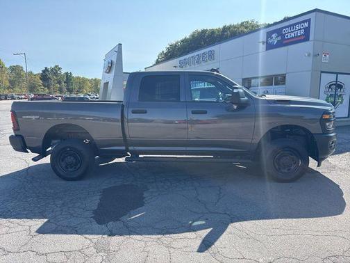 2025 RAM 2500 Tradesman Crew Cab 4x4 6'4' Box