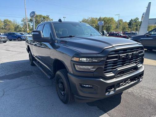 2025 RAM 2500 Tradesman Crew Cab 4x4 6'4' Box