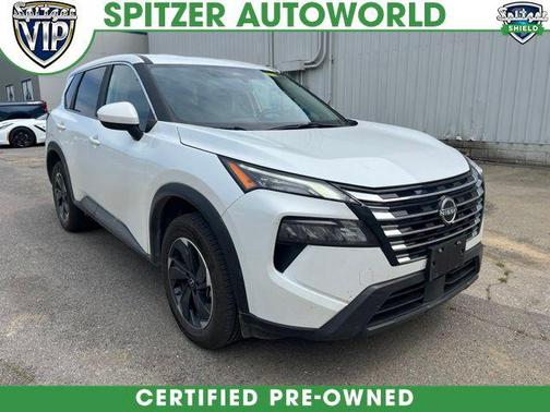 Everest White Pearl 2025 Nissan Rogue SV