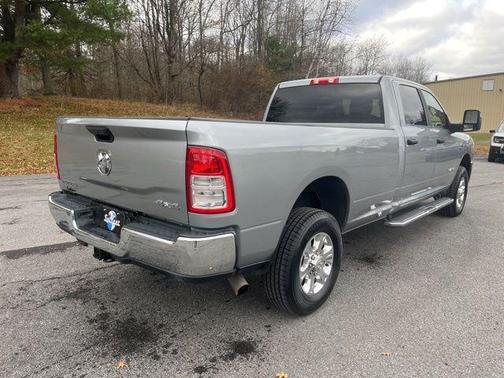 2024 RAM 3500 Big Horn Crew Cab 4x4 8' Box