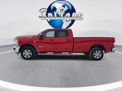 2024 RAM 3500 Big Horn Crew Cab 4x4 8' Box