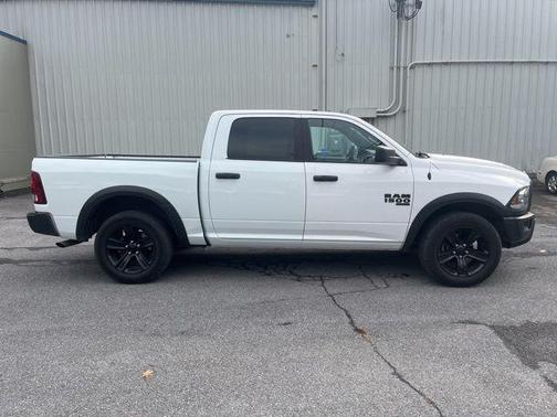 2024 RAM 1500 Classic Warlock Crew Cab 4x4 5'7' Box