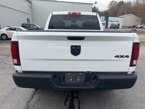 2024 RAM 1500 Classic Warlock Crew Cab 4x4 5'7' Box