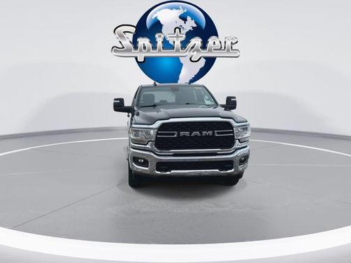 2024 RAM 3500 Big Horn Crew Cab 4x4 8' Box