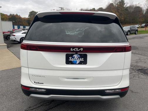 2024 Kia Carnival EX