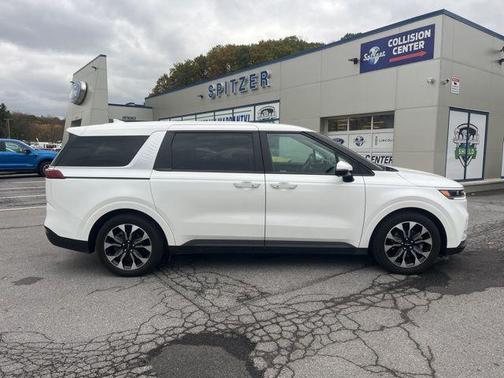 2024 Kia Carnival EX