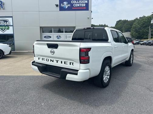 2022 Nissan Frontier SV