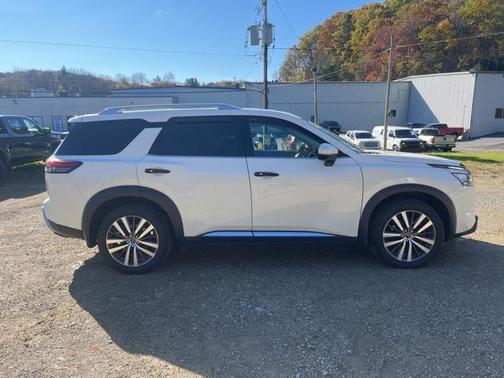 2023 Nissan Pathfinder Rock Creek 4WD