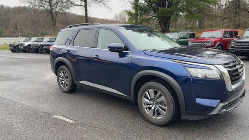 2024 Nissan Pathfinder SV 4WD