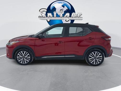 2023 Nissan Kicks SR