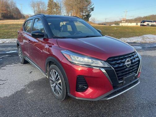 2023 Nissan Kicks SR