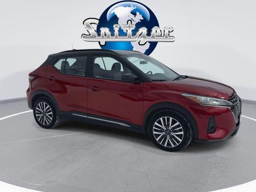 2023 Nissan Kicks SR
