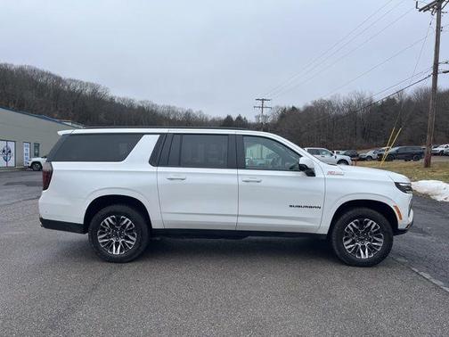 2025 Chevrolet Suburban 4WD Z71