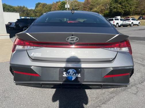 2025 Hyundai ELANTRA SEL