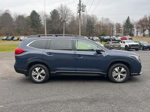 2024 Subaru Ascent Premium 8-Passenger