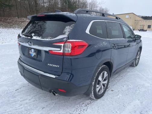2024 Subaru Ascent Premium 8-Passenger