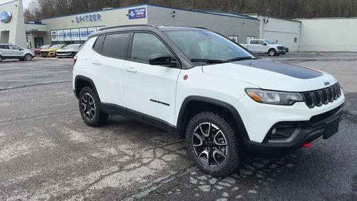 2025 Jeep Compass Trailhawk