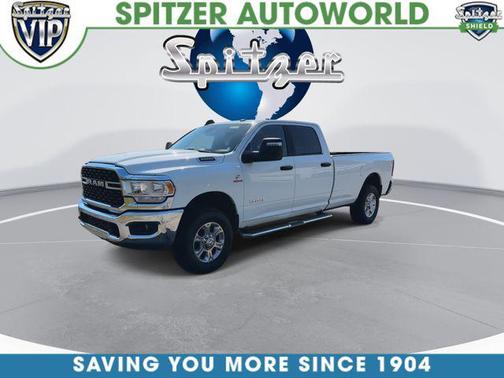 Bright White Clearcoat 2024 RAM 3500 Big Horn Crew Cab 4x4 8' Box