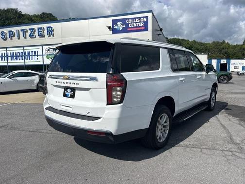2023 Chevrolet Suburban LT