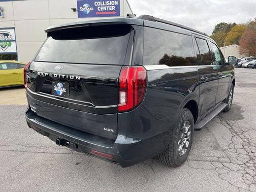 2025 Ford Expedition Max Active 4x4