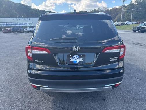 2022 Honda Pilot Touring 8-Passenger